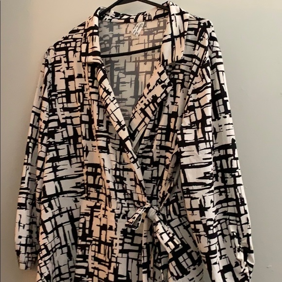 Top - Picture 2 of 3